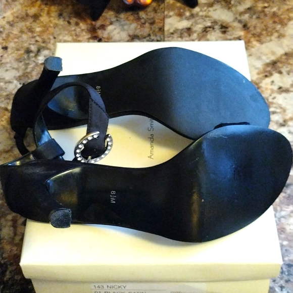 EUC  Amanda Smith Black Satin heels - Picture 3 of 9
